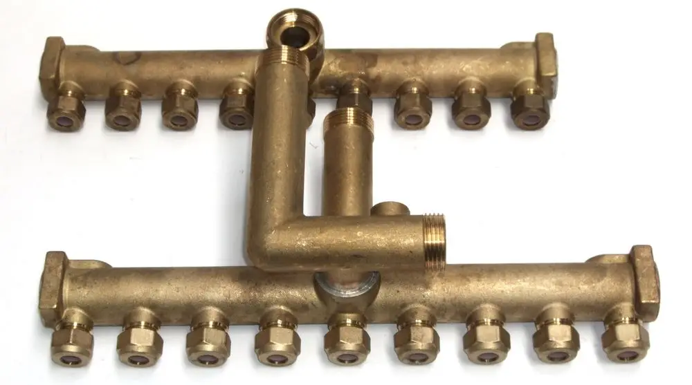 Verteiler aus Messing mit mehreren Anschlüssen, geeignet für Heizungsanlagen, möglicherweise von Daikin für ROTEX A1 BO bis BJ 2018.